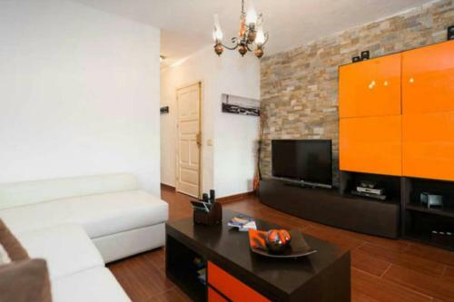 North Cliff Apartment *the Ocean Beneath Your Feet*