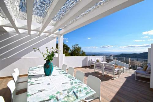 Villa Stunning, Luxury Home In Gaucin Town, Heated Pool