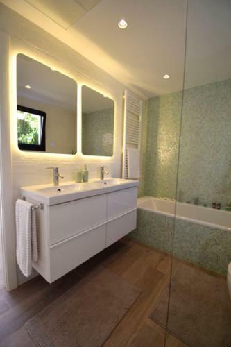 Villa Stunning, Luxury Home In Gaucin Town, Heated Pool