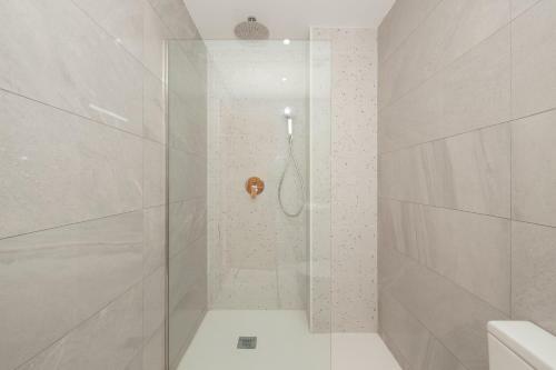 Apartamento Modern Penthouse With Rooftop Close To The Beach