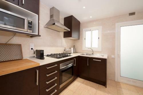 Apartamento Modern Penthouse With Rooftop Close To The Beach