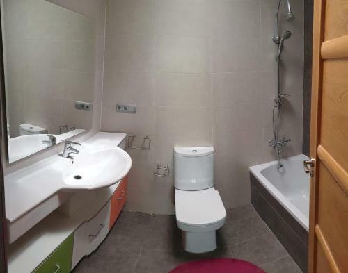 Villahuerta,es Pool And Jacuzzi, Just For Quiet People