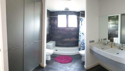 Villahuerta,es Pool And Jacuzzi, Just For Quiet People