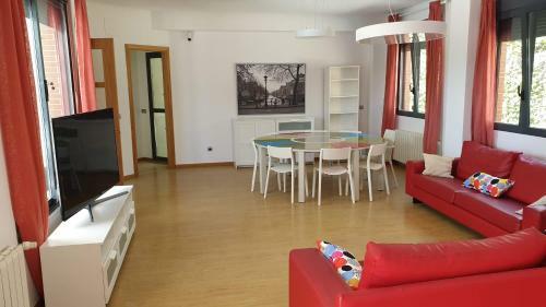Villahuerta,es Pool And Jacuzzi, Just For Quiet People