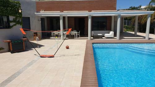Villahuerta,es Pool And Jacuzzi, Just For Quiet People