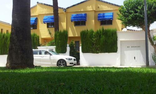 Gran Adosado En Zona Tranquila Con Piscina Privada