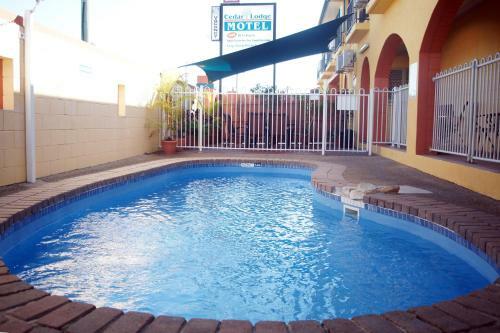 Cedar Lodge Motel