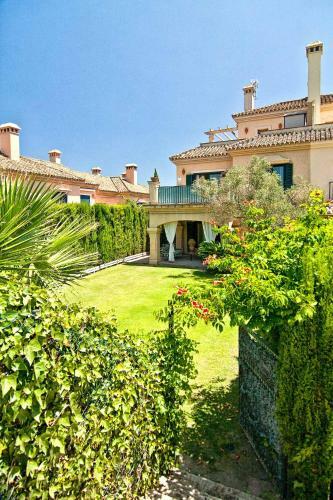 Villa Maria Your Luxury Retreat With A Quiet Pool