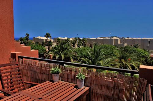 Apartment With Sea & Garden View