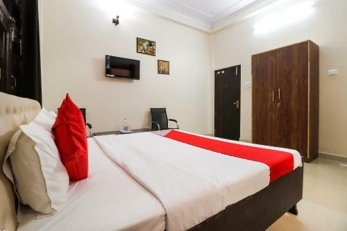 Oyo Flagship 45992 Hotel Royal