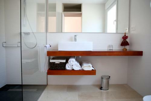 Casa Rural Con Piscina Vi�a De Millan