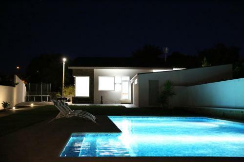 Casa Rural Con Piscina Vi�a De Millan