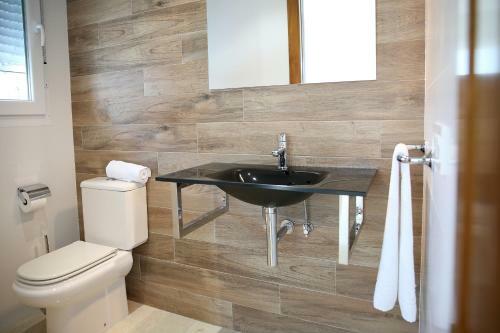 Casa Rural Con Piscina Vi�a De Millan