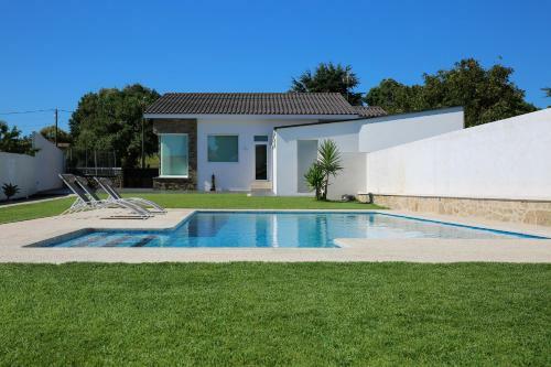 Casa Rural Con Piscina Vi�a De Millan