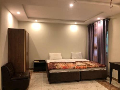 Hotel Silver Oaks
