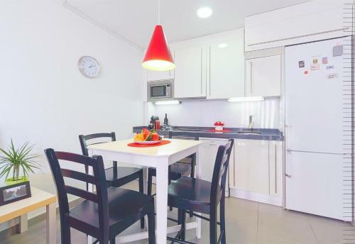 Seaview Modern Beach Apartment