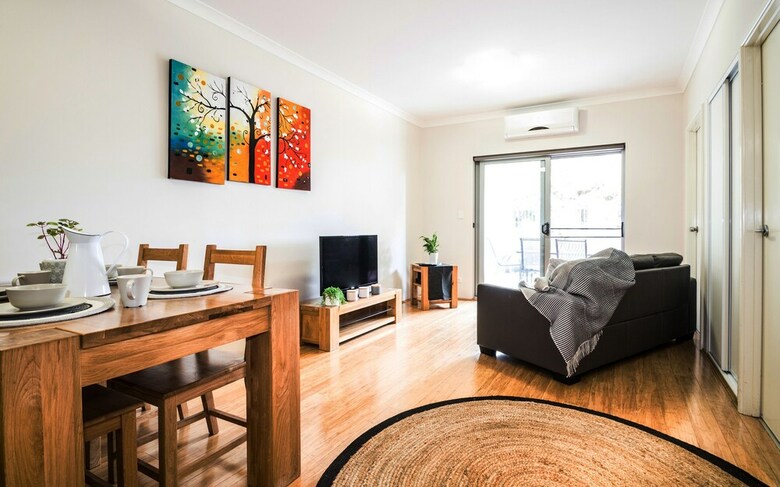 Aparthotel Airport Apartments By Aurum