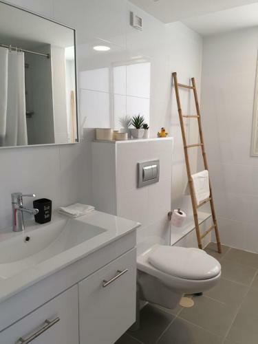 Apartamento Beachfront Gallery