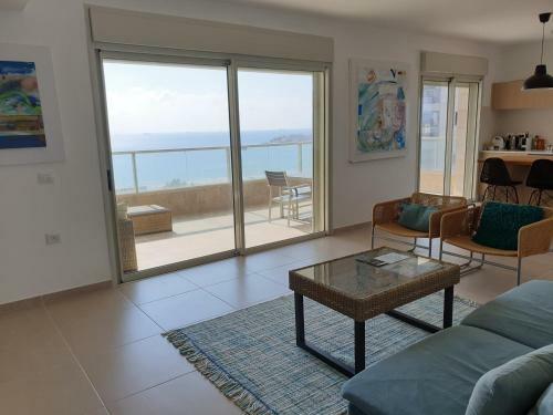 Apartamento Beachfront Gallery