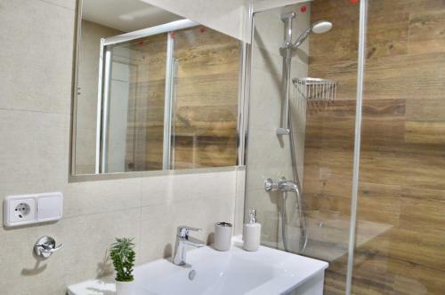 Apartamento Adriana. C�ntrico, A 50m De La Playa.
