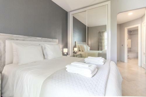 Jacuzzi Golf Pools Spa Gym Restaurants Wifi Tennis