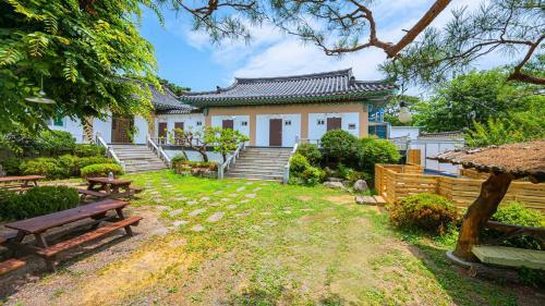 Songrim Hanok Pension