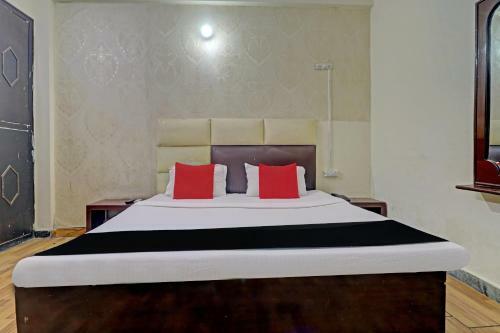 Capital O 81756 Hotel Nancy Paradise