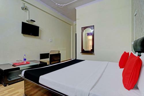 Capital O 81756 Hotel Nancy Paradise