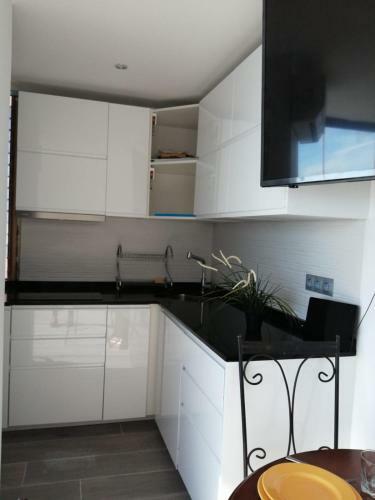Hostal Apartamento Las Palmeras Front Sea View