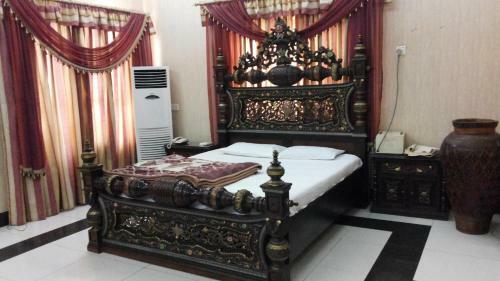 Hotel Holiday Inn Guest House