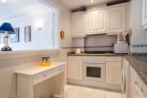 Apartamento Fuengirola , Beach, Centre ,balcony With Seaview, For 4 Persons