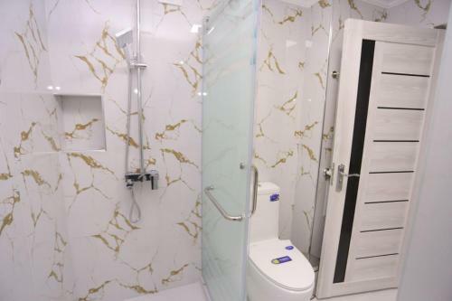 Luxury 2 Bedrooms Apartment Walking Distance From Gur-emir