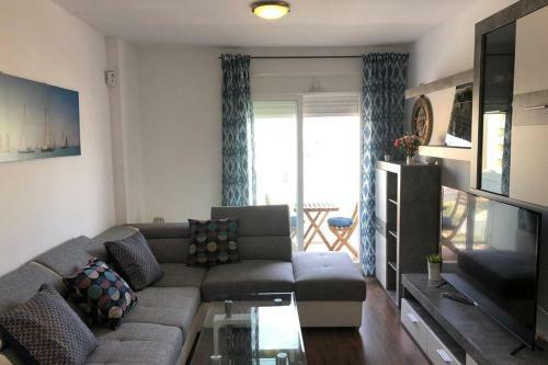 Bonito Y Pr�ctico Apartamento Cerca De La Playa