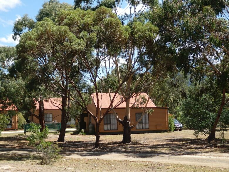 Mountain View Motor Inn & Holiday Lodges