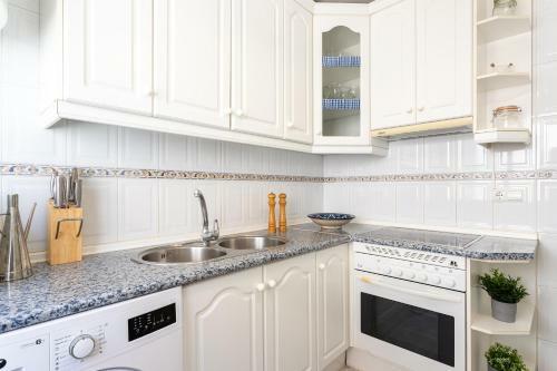 Los Boliches Beach Apartment By Ghr Rentals
