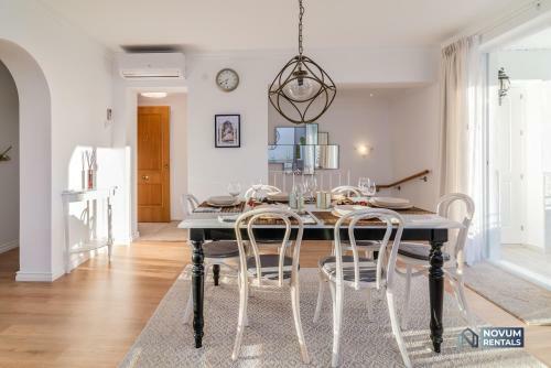 Apartamento Stunning 4-bdrm Townhouse With Sea Views