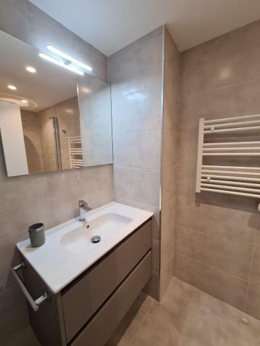 Apartamento 116a - 6 Personas En Plena Playa de Gij�n