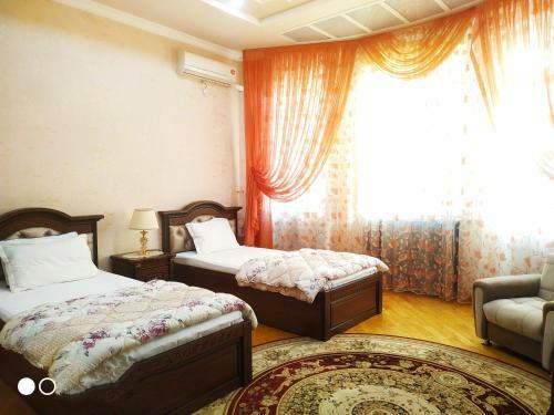 Hostal Happy House Hotel
