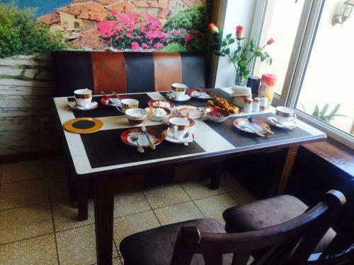 Hostal Happy House Hotel