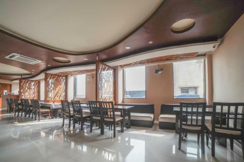 Townhouse Oak Hotel Gaurav Pride