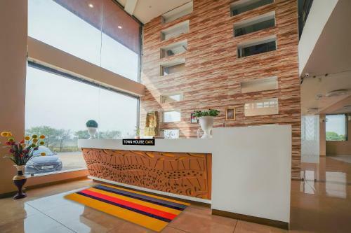 Townhouse Oak Hotel Gaurav Pride