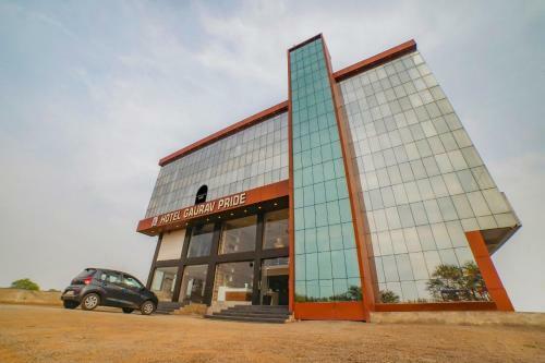 Townhouse Oak Hotel Gaurav Pride