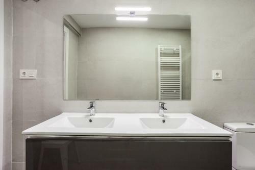Apartamentos Reina Isabel