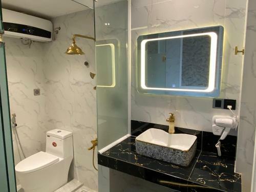 Hotel Kh�ch S?n Ph??c H?ng 1