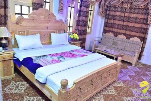 Rose Palace Hotel Fizaghat