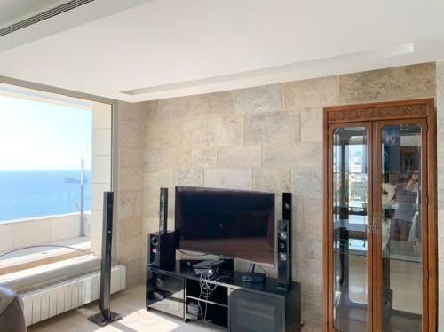 Sea & Sky Apartment 275 M2 Dbaye