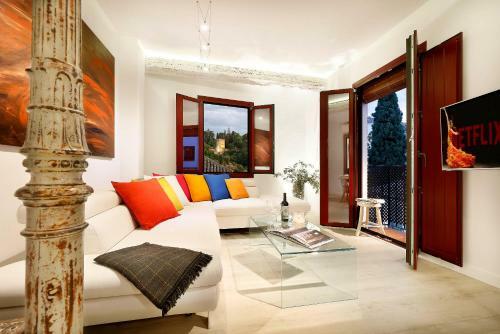 Art Chapiz Apartments
