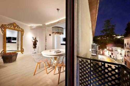 Art Chapiz Apartments