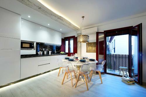 Art Chapiz Apartments