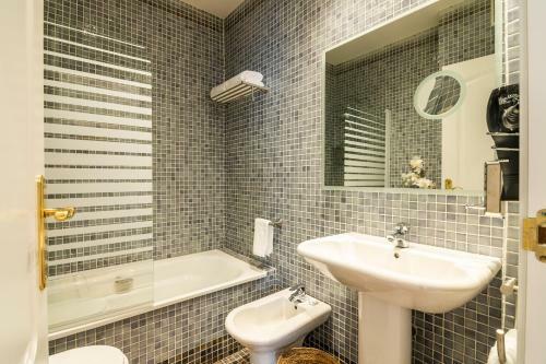 Tuguest Reyes Cat�licos Apartment